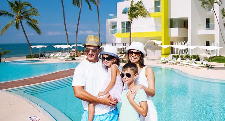 ¡EL INVIERNO SE DISFRUTA MÁS VIAJANDO! Krystal® Puerto Vallarta ¡EL INVIERNO SE DISFRUTA MÁS VIAJANDO! Krystal® Puerto Vallarta