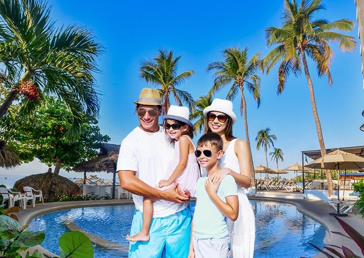 ¡EL INVIERNO SE DISFRUTA MÁS VIAJANDO! Krystal® Beach Acapulco ¡EL INVIERNO SE DISFRUTA MÁS VIAJANDO! Krystal® Beach Acapulco