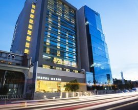 Fachada Hotel Krystal Urban Guadalajara - 