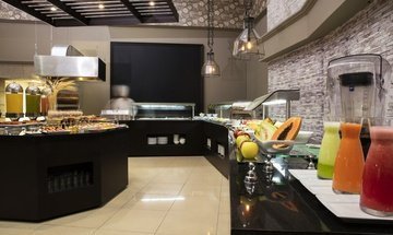 Bufet Hotel Krystal Satélite María Bárbara - 