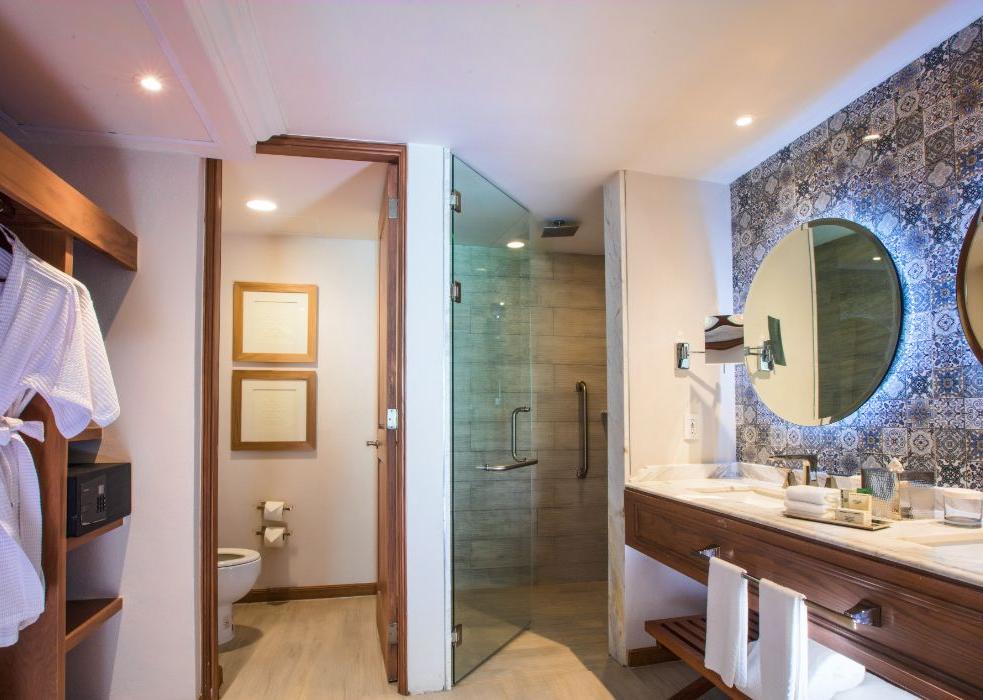 Krystal Grand® Puerto Vallarta Krystal Grand® Puerto Vallarta