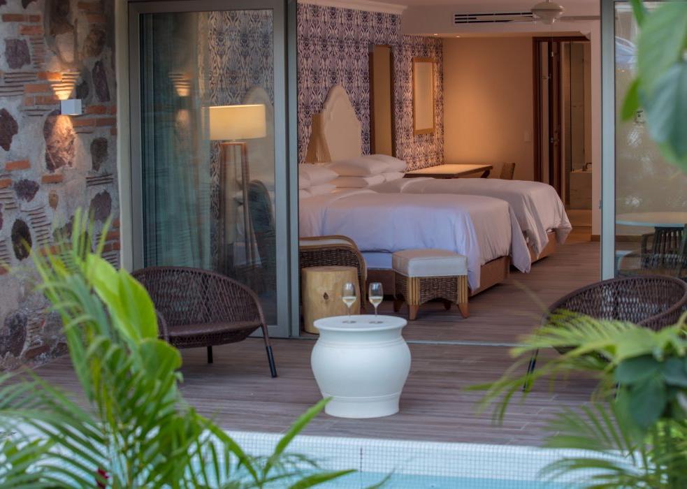 Krystal Grand® Puerto Vallarta Krystal Grand® Puerto Vallarta