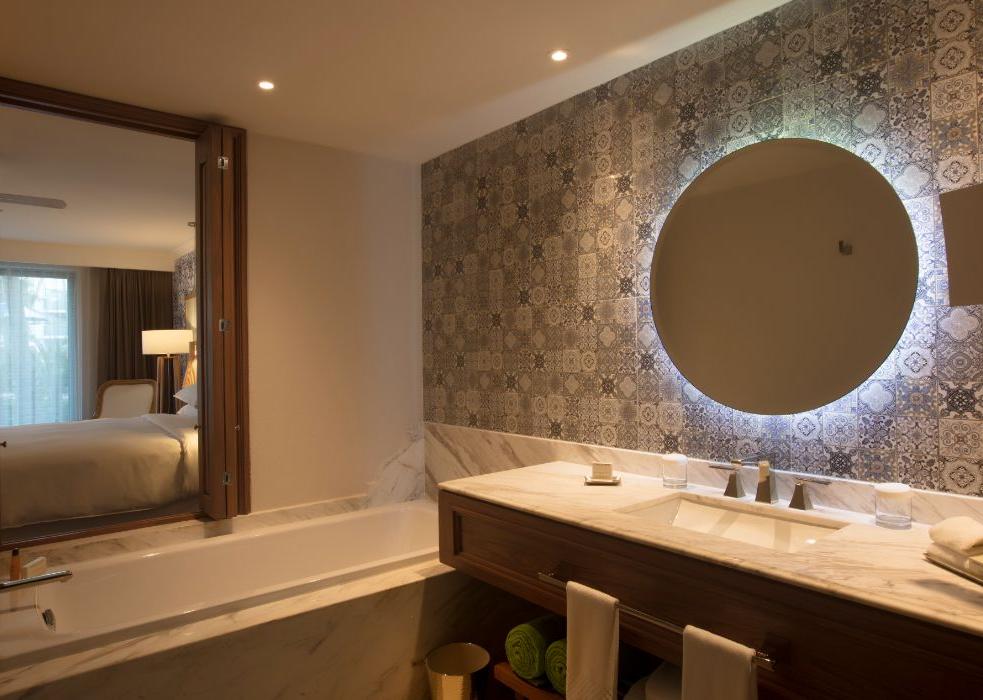 Krystal Grand® Puerto Vallarta Krystal Grand® Puerto Vallarta