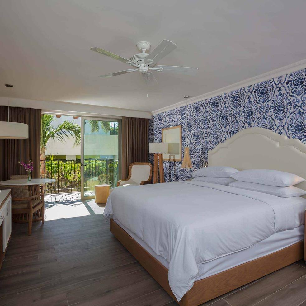 Krystal Grand® Puerto Vallarta Krystal Grand® Puerto Vallarta