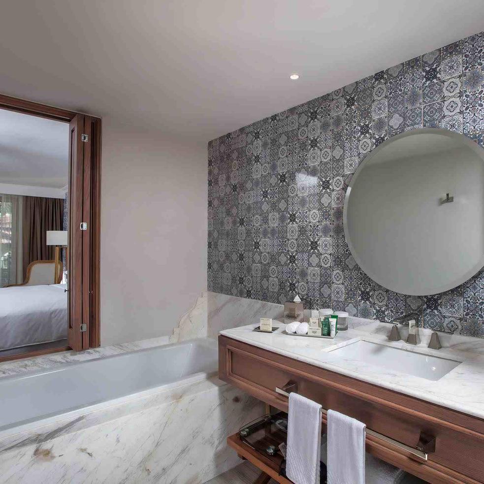 Krystal Grand® Puerto Vallarta Krystal Grand® Puerto Vallarta