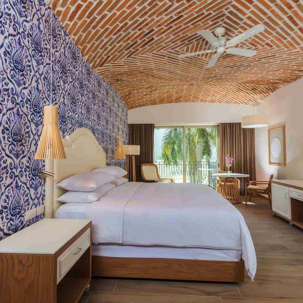 Krystal Grand® Puerto Vallarta Krystal Grand® Puerto Vallarta