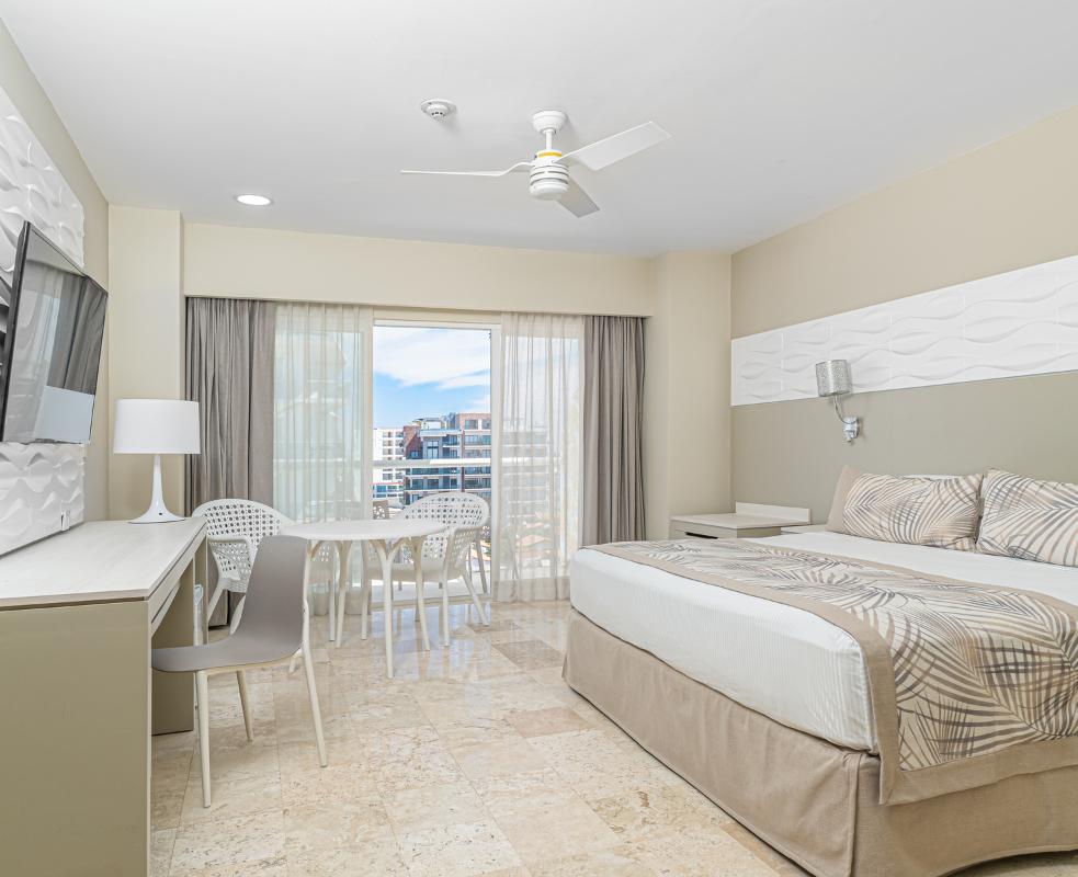 Krystal Grand® Puerto Vallarta Krystal Grand® Puerto Vallarta