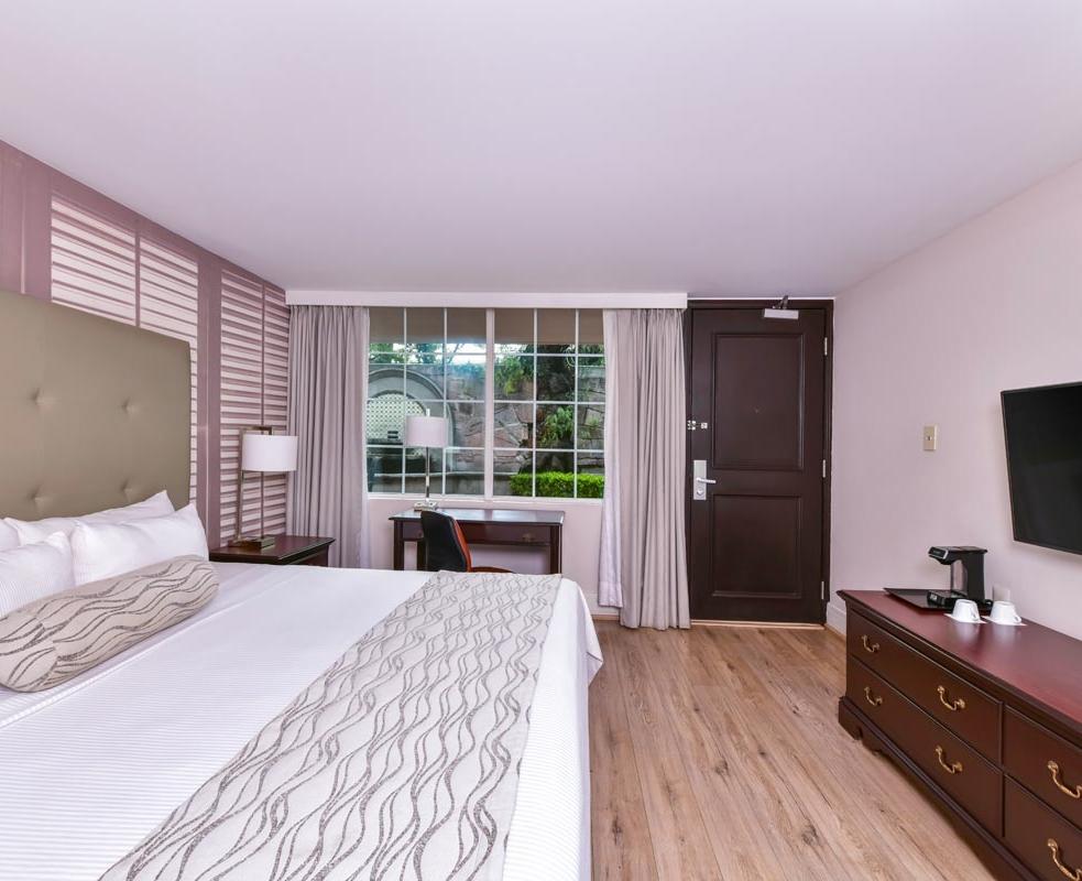 Krystal® Satélite María Bárbara Ciudad de México Krystal® Satélite María Bárbara Ciudad de México