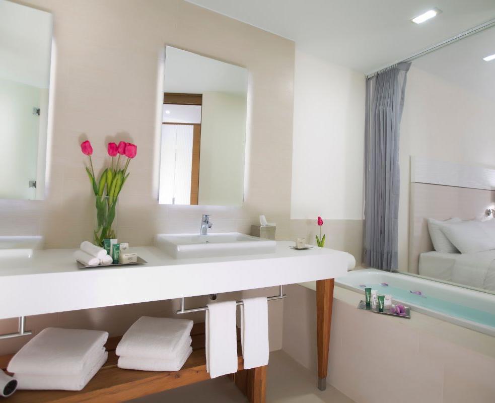 Krystal Grand® Puerto Vallarta Krystal Grand® Puerto Vallarta