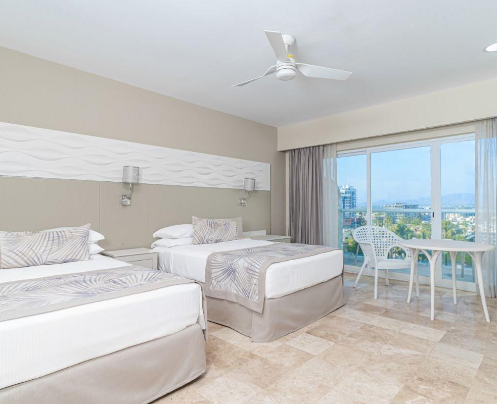 Krystal Grand® Puerto Vallarta Krystal Grand® Puerto Vallarta