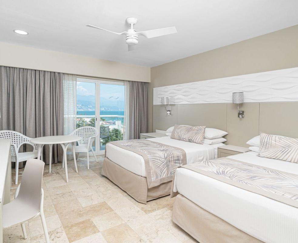 Krystal Grand® Puerto Vallarta Krystal Grand® Puerto Vallarta