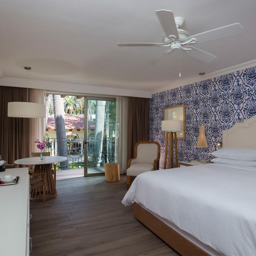 Krystal Grand® Puerto Vallarta Krystal Grand® Puerto Vallarta