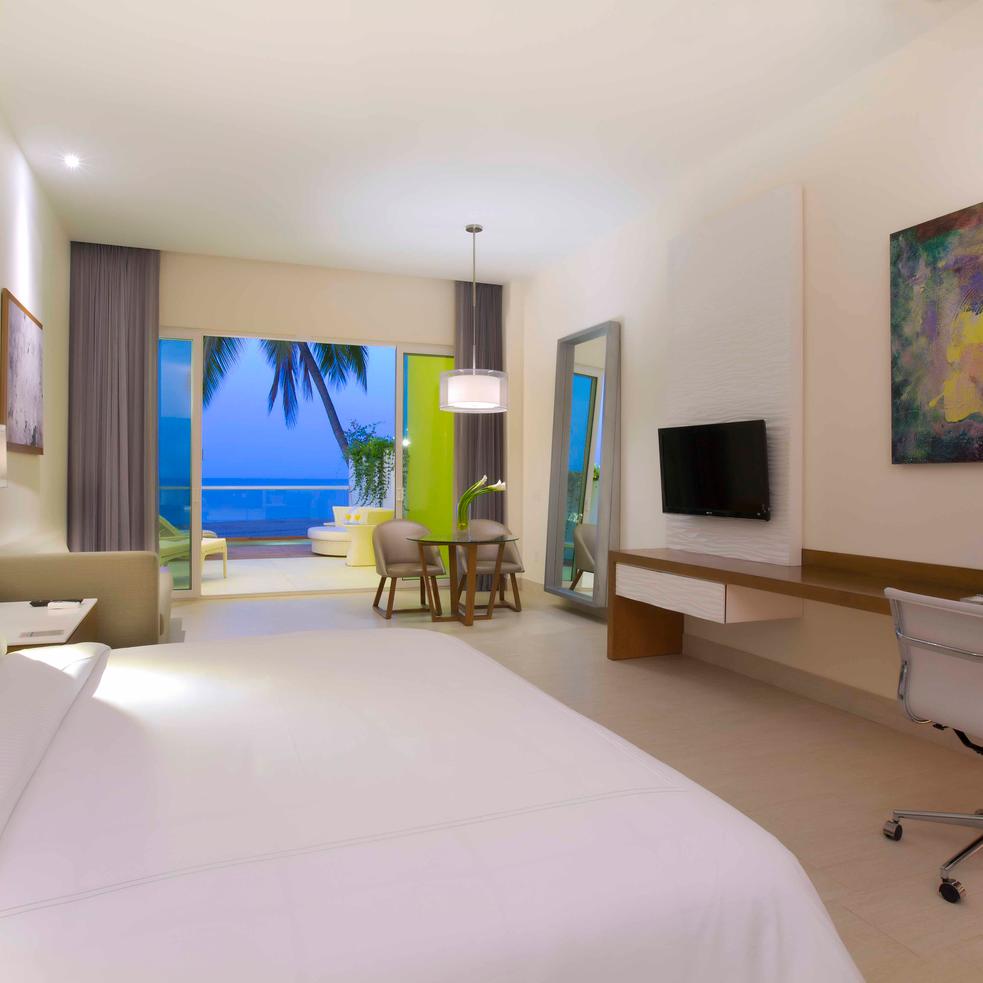 Krystal Grand® Puerto Vallarta Krystal Grand® Puerto Vallarta