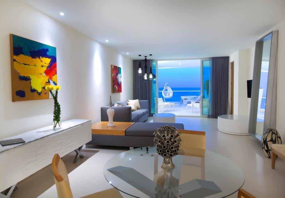 Krystal Grand® Puerto Vallarta Krystal Grand® Puerto Vallarta