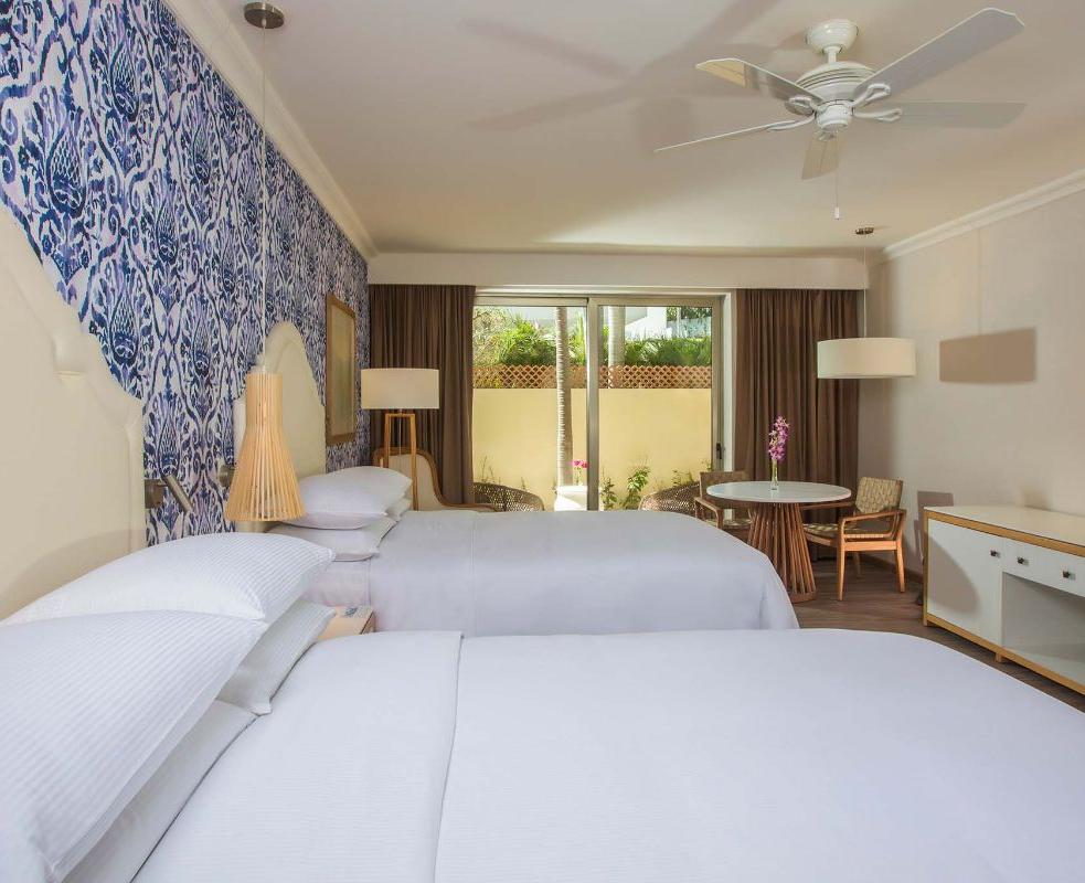 Krystal Grand® Puerto Vallarta Krystal Grand® Puerto Vallarta