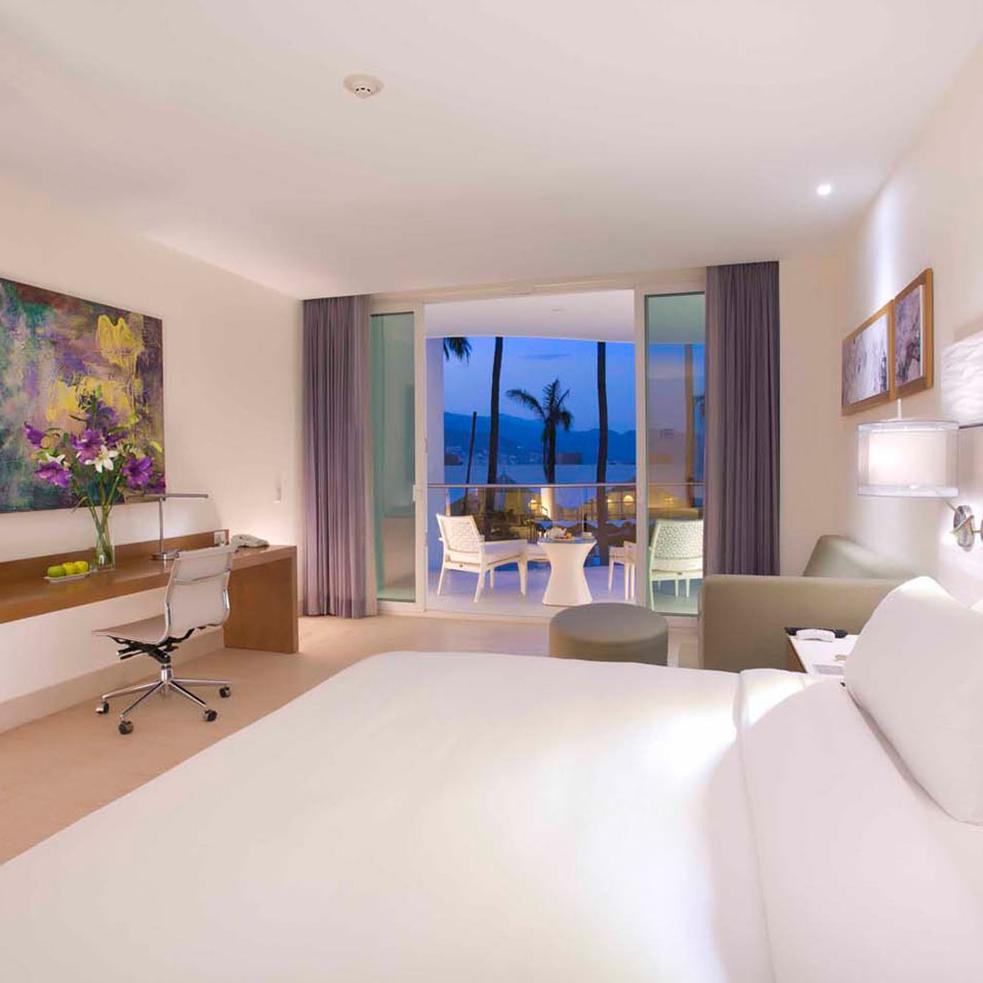 Krystal Grand® Puerto Vallarta Krystal Grand® Puerto Vallarta