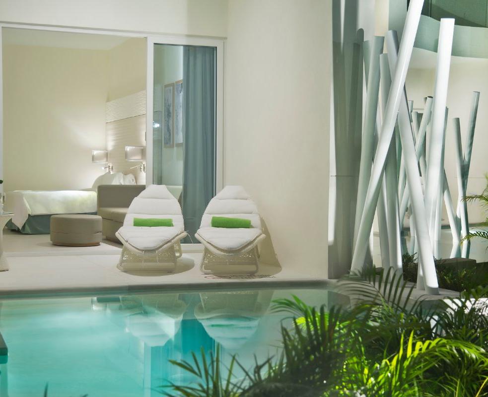 Krystal Grand® Puerto Vallarta Krystal Grand® Puerto Vallarta