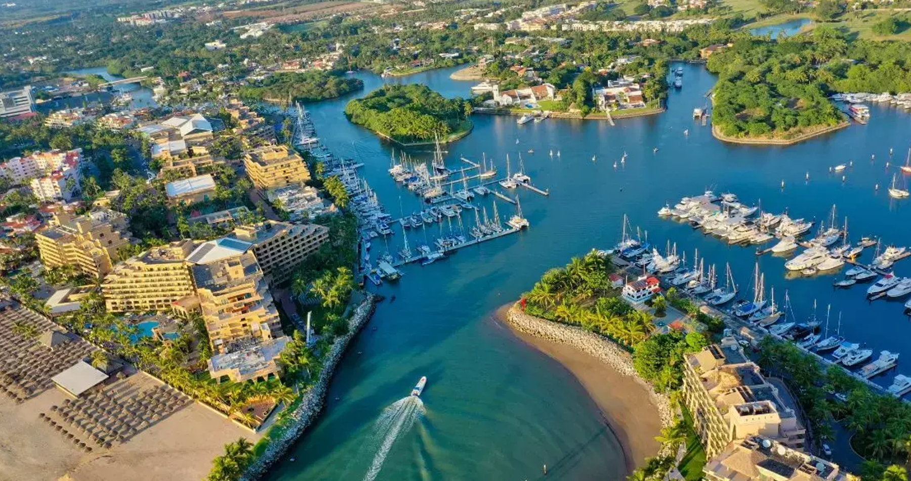 Descubre Nuevo Vallarta: Donde la calma se encuentra con el mar Krystal Hotels & Resorts